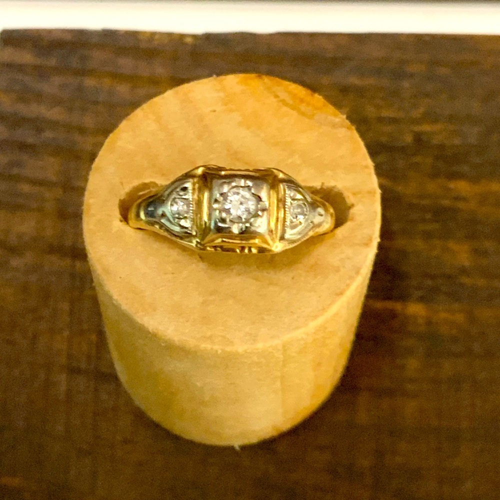 Antique Diamond Gold Ring